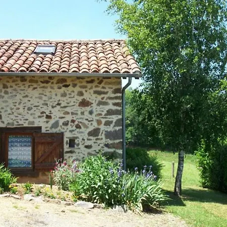 Holiday home Charmante Maison De Caractere, Entre Cantal Et Lot, 4 Pers, Terrasse Couverte, Cheminee, Animaux Ok - Fr-1-742-382 Maurs