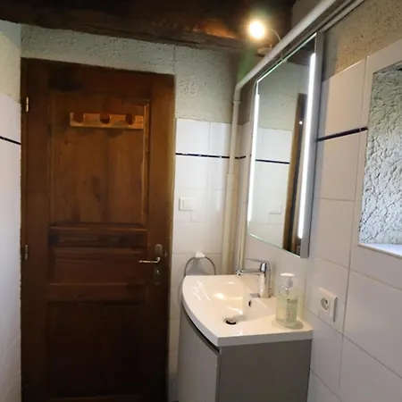 Charmante Maison De Caractere, Entre Cantal Et Lot, 4 Pers, Terrasse Couverte, Cheminee, Animaux Ok - Fr-1-742-382 Nyaraló Maurs